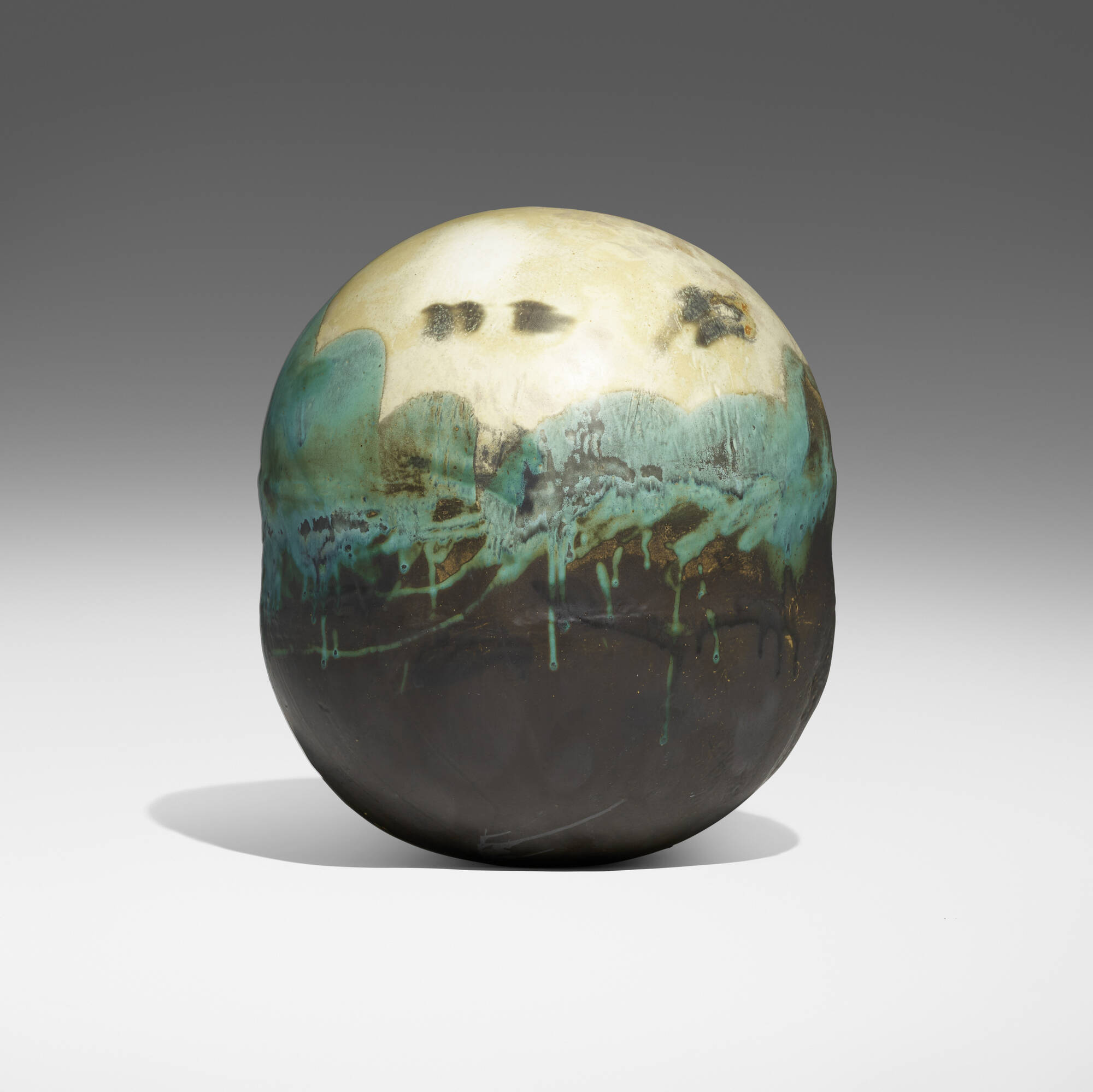 134: TOSHIKO TAKAEZU, Spring Moon (with rattle) < Post War & Contemporary  Ceramics, 4 October 2023 < Auctions | Rago Auctions