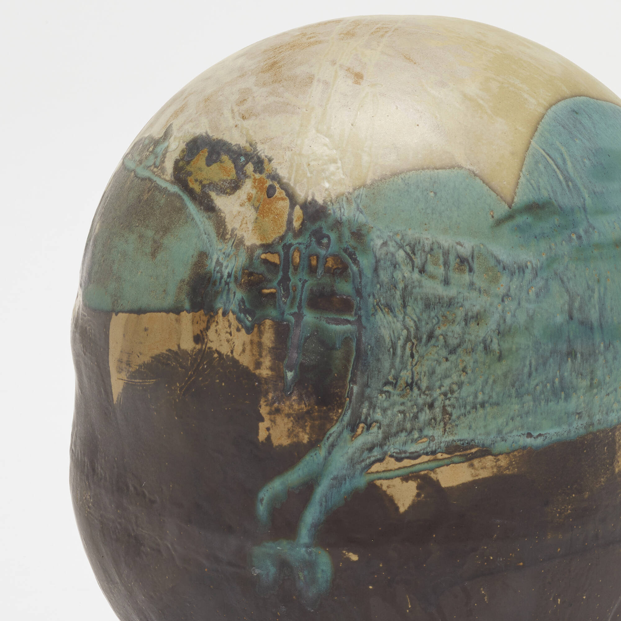 134: TOSHIKO TAKAEZU, Spring Moon (with rattle) < Post War & Contemporary  Ceramics, 4 October 2023 < Auctions | Rago Auctions