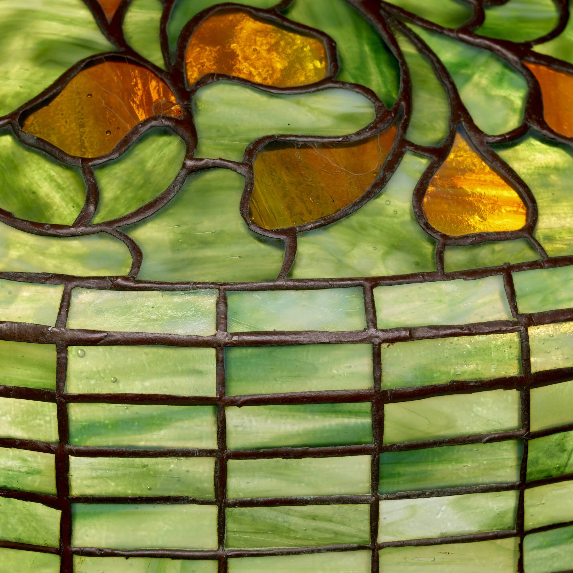 181: TIFFANY STUDIOS, Vine Ornament (Swirling Leaf) table