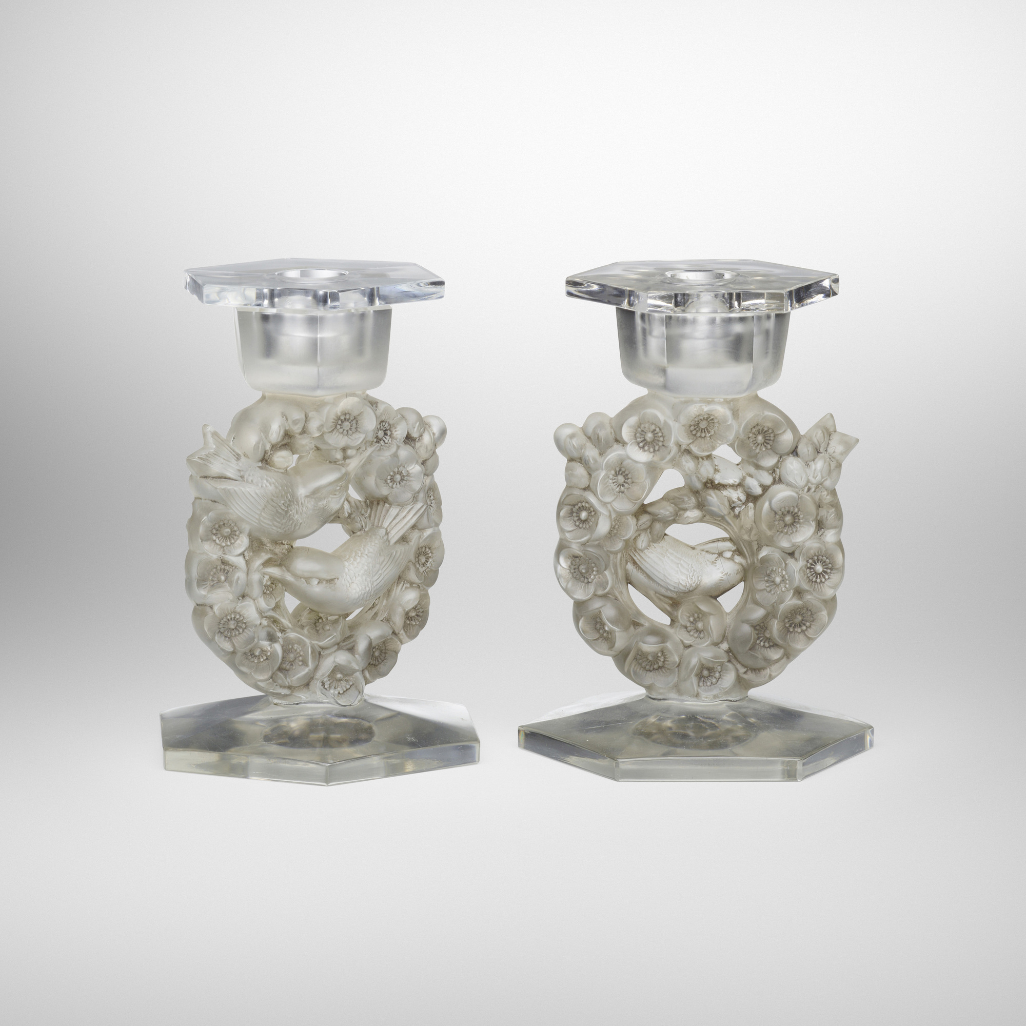 301: RENÉ LALIQUE, Mésanges candlesticks, pair < Art Nouveau